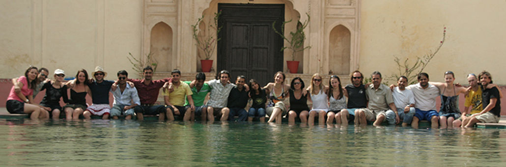 L'equipe-de-shanti-au-Kuchesar-fort Voyage en Inde - Agence de Voyage Locale Shanti Travel