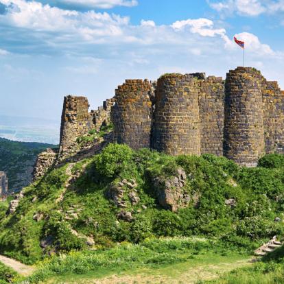Forteresse d'Amberd Voyage en Arménie - Agence de Voyage Locale Geographic Travel Club