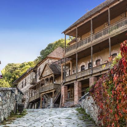 Dilijan - Rue Sharambeyan Voyage en Arménie - Agence de Voyage Locale Geographic Travel Club