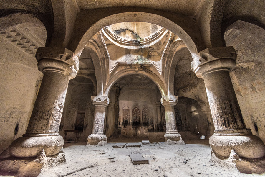 Monastère de Geghard Voyage en Arménie - Agence de Voyage Locale Geographic Travel Club