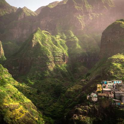 Santo Antão - Fontainhas Voyage au Cap Vert - Agence de Voyage Locale NOBAI