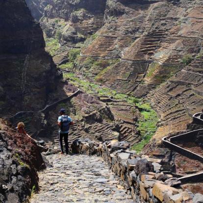 Ile de Santo Antao - Trek vers Cruzinha Voyage au Cap Vert - Agence de Voyage Locale NOBAI