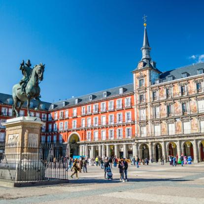 Madrid - Plaza Mayor Agence de Voyage Locale en Espagne - Terra Espana