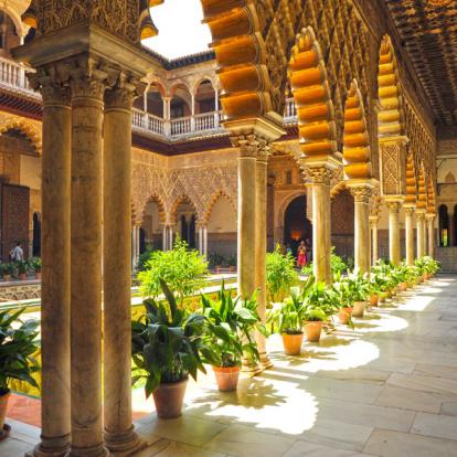 Seville - Alcázar de Sevilla, Patio de las Doncellas Agence de Voyage Locale en Espagne - Terra Espana