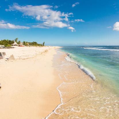 Saint-Gilles - Plage des Brisants Voyage en Ile de La Réunion - Agence de Voyage Locale Sentiers et Découvertes