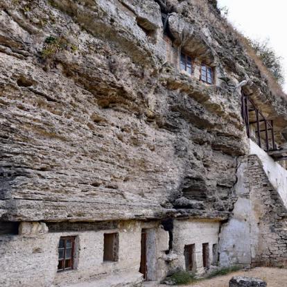 Tipova Monastère Voyage en Moldavie - Agence de Voyage Locale TatraBis