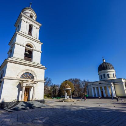 Chisinau - Metropolitan cathedral nativity of the lord christ Voyage en Moldavie - Agence de Voyage Locale TatraBis
