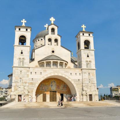 Cathédrale de la Résurrection du Christ Voyage au Monténégro - Agence de Voyage Locale Luminalis