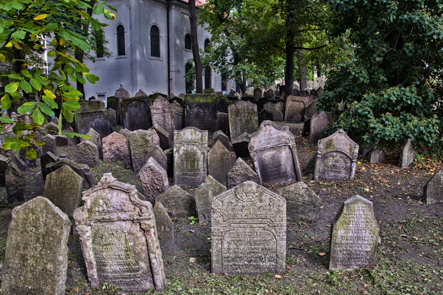 Prague - Cimetière Juif Voyage en République Tchèque - Agence de Voyage Locale locale Velvet Voyages