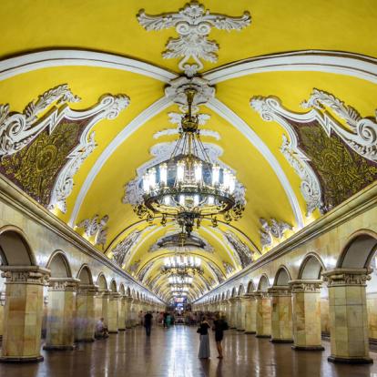 Moscou - Station Metro Komsomolskaya Voyage en Russie - Agence de Voyage Locale IdeaGuide