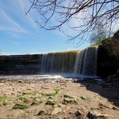 Jägala, waterfall Voyage dans les Pays Baltes - Agence de Voyage Locale Taïga Euro Baltika