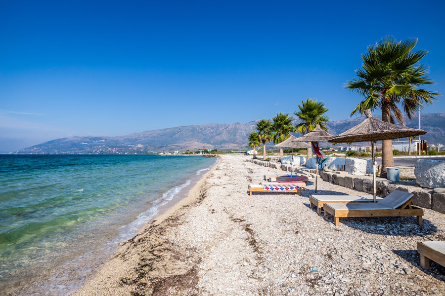 Vlora - Orikum Beach Voyage en Albanie - Agence de Voyage locale Breathe in Travel