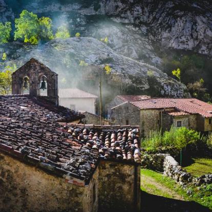 Picos de Europa Village de Bulnes Agence de Voyage Locale en Espagne - Altaï Espana