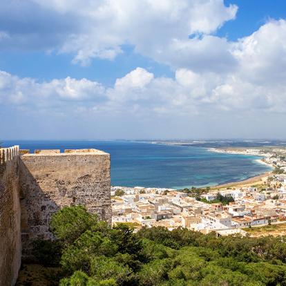 Kelibia, vue sur la mer depuis la forteresse du XIIe siècle Voyage en Tunisie - Agence de Voyage Locale Alam Voyages