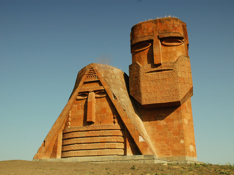 Stepanakert  Karabakh Nagorno Voyage en Arménie - Francine et Nanno