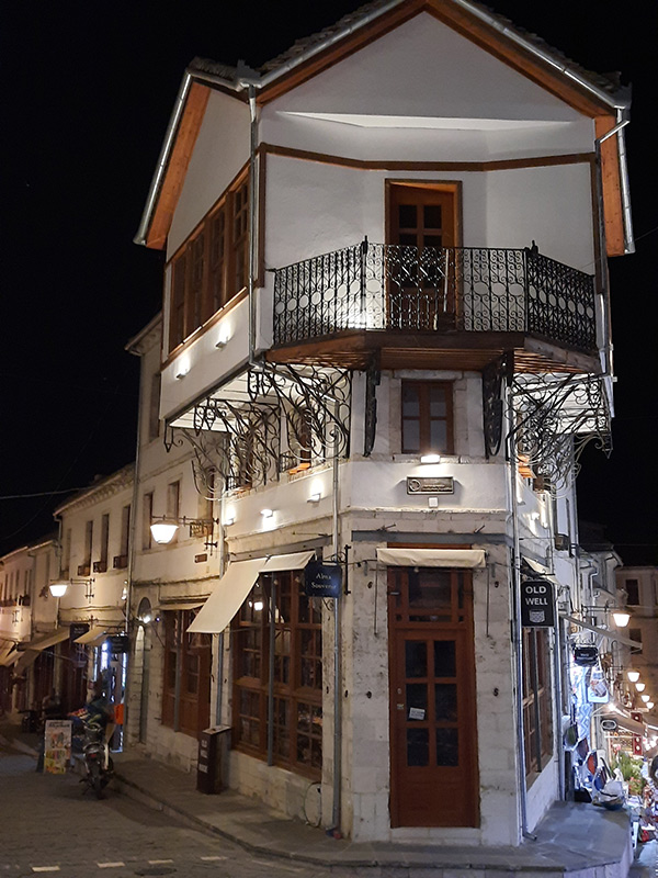 Girokastra Voyage en Albanie d'Evelyne L.