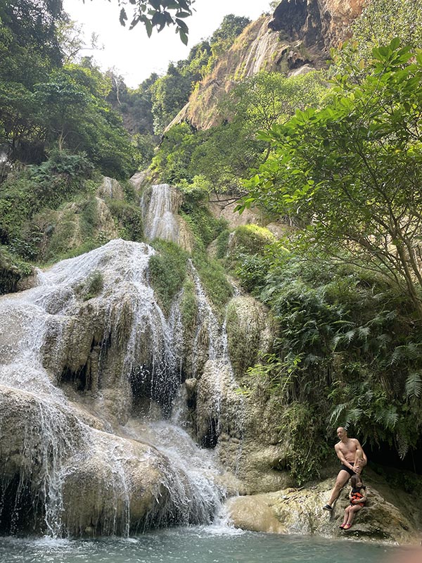 Cascades @Erawan Voyage en Thaïlande de la Famille de Dominique P.