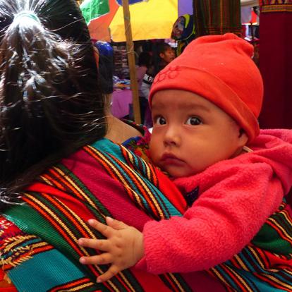 Au Marché De Chichicastenango Voyage au Guatemala de Pierre D.