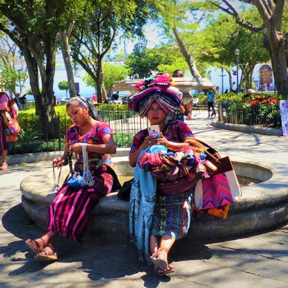 Antigua Plaza Mayor Voyage au Guatemala de Pierre D.