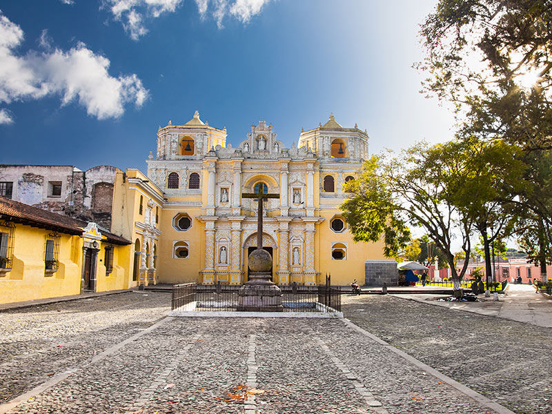 Antigua - Eglise La Merced Voyage au Guatemala du Groupe de Mme B
