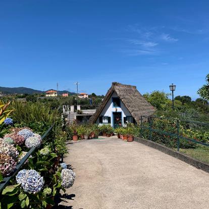 Maison Triangulaire à Santana Voyage à Madère de Jean-Luc T.