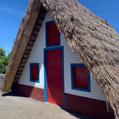 Maison Triangulaire à Santana Voyage à Madère de Jean-Luc T.