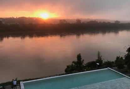 Lever de soleil sur le Mékong Voyage au Laos de Pascal H.