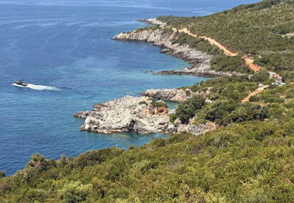 Plage GJIRI I AKUARIUMIT, Himarë Voyage en Albanie de Mireille F.