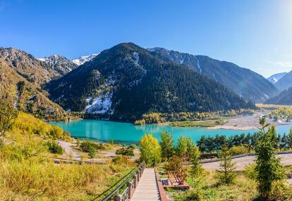 LAc Issyk Voyage Combiné au Kazakhstan et en Ouzbékistan de Louise
