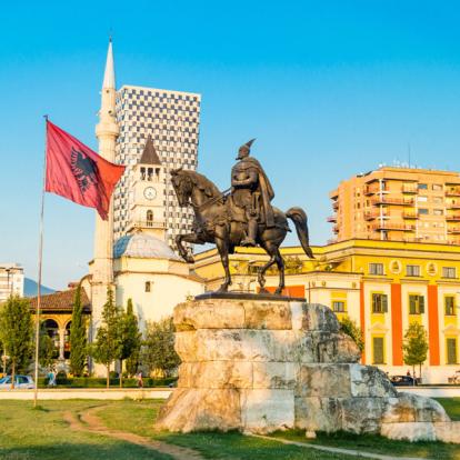 Place Skanderbeg A Découvrir en Albanie - Tirana