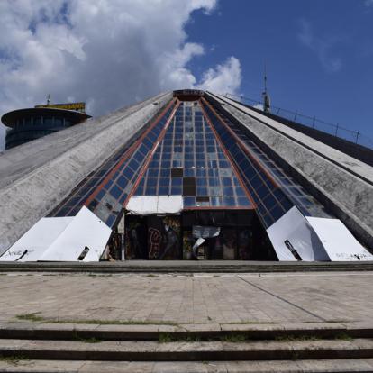 Tirana - Pyramide A Découvrir en Albanie - Tirana