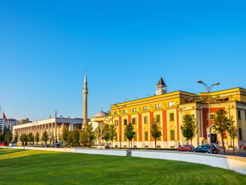 Mairie Et Palais De La Culture A Découvrir à Tirana