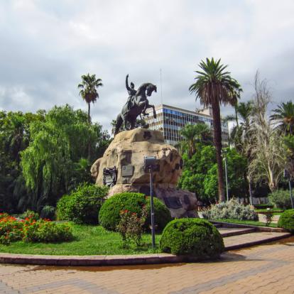 Cordoba - Monument To José De San Martín A Découvrir en Argentine - Córdoba