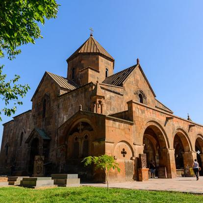 Etchmiadzine - L'église Sainte Gayane A Découvrir en Arménie - Etchmiadzin