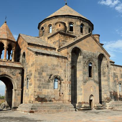 Echmiadzin - Église Saint-Hripsimé A Découvrir en Arménie - Etchmiadzin