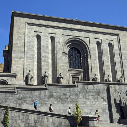 Erevan - Matenadaran - Institut des manuscrits anciens A Découvrir en Arménie - Erevan
