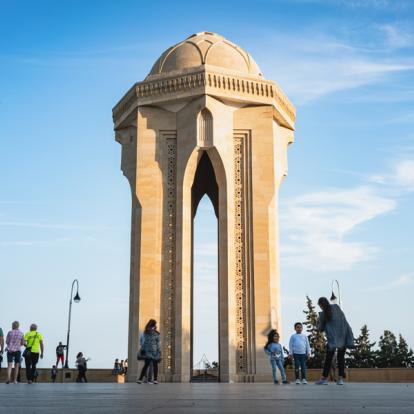 Bakou - Shahidlar Monument A Découvrir en Azerbaïdjan - Bakou