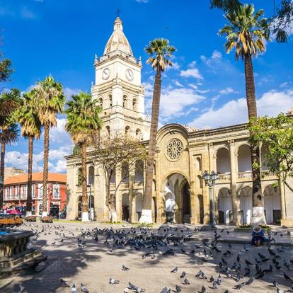 Cochabamba - Place Du 14 Septembre Et Cathédrale Métropolitaine A Découvrir en Bolivie - Cochabamba