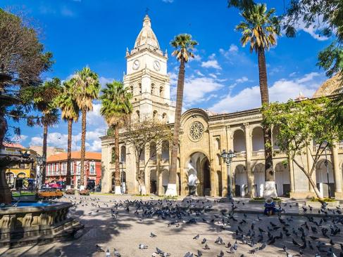 Cochabamba - Place Du 14 Septembre Et Cathédrale Métropolitaine A Découvrir en Bolivie - Cochabamba