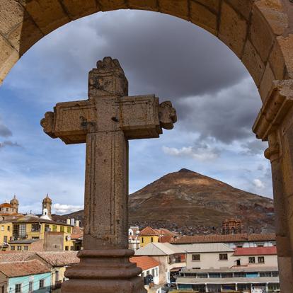 Potosi - Montagne Cerro Rico Depuis Le Toit De La Chapelle San Lorenzo A Découvrir en Bolivie - Potosi
