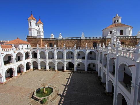 Sucre - La Belle église Blanche De San Felipe Neri A Découvrir en Bolivie - Sucre