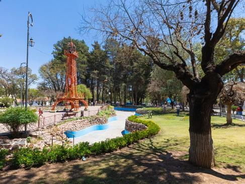 Sucre - Parc Simon Bolivar Reproduction De La Tour Eiffel A Découvrir en Bolivie - Sucre
