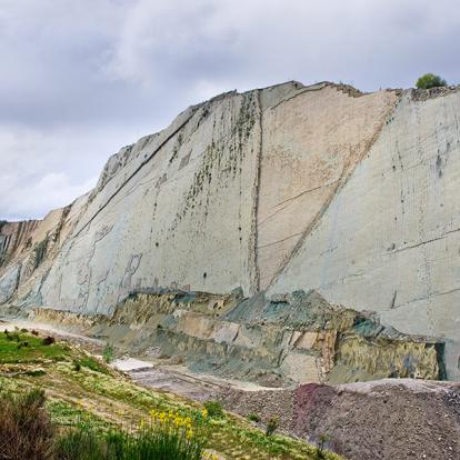 Sucre - Traces De Dinosaures Sur Le Mur De Cal Orko A Découvrir en Bolivie - Sucre