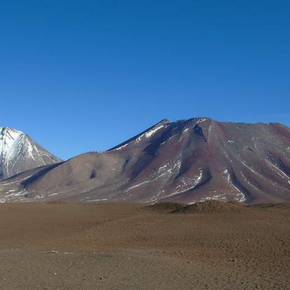 Volcan Licancabur Et Sairecabur, à La Frontière Du Chili Bolivie A Découvrir en Bolivie - Le Lipez