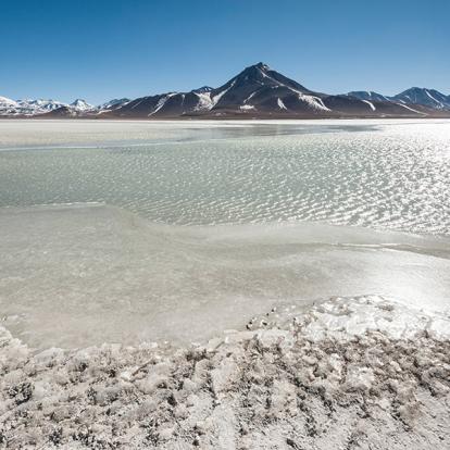 Laguna Blanca Près De Volcan Licancabur A Découvrir en Bolivie - Le Lipez