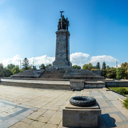 Sofia - Monument De L'armée Russe A Découvrir en Bulgarie - Sofia
