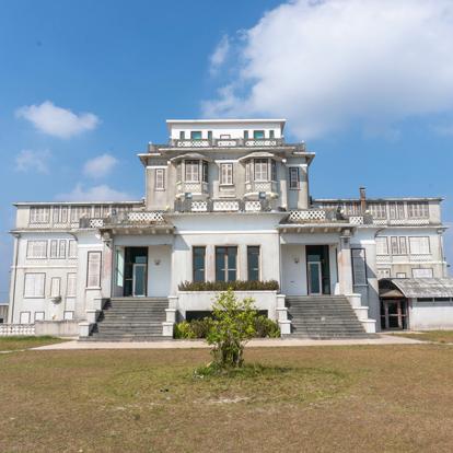Hôtel Abandonné Dans Le Parc National De Bokor A Découvrir au Cambodge - Kampot