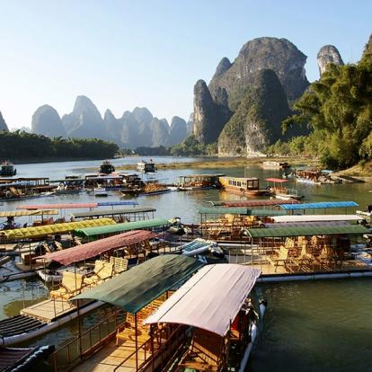 Radeau De Bambou Dans Le Village De Xingping A Découvrir en Chine - Guilin