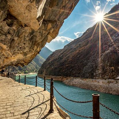 Lijiang - Les Gorges Du Saut Du Tigre A Découvrir en Chine - Les Gorges du Saut du Tigre