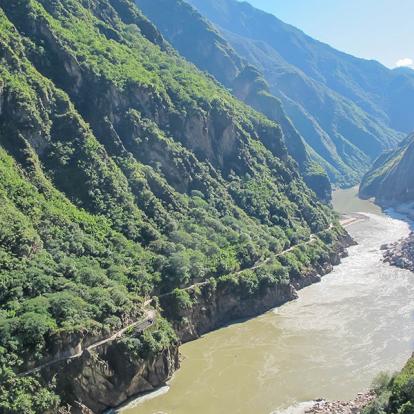 Lijiang - Gorges Du Saut Du Tigre A Découvrir en Chine - Les Gorges du Saut du Tigre